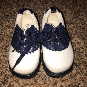 Children’s Place Vintage Saddle Shoes Size 4 Blue